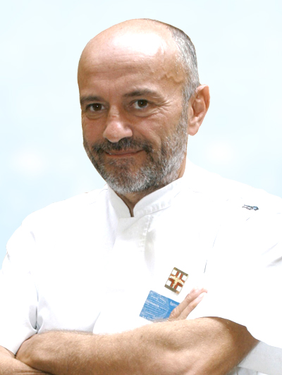 Il Dr. Giuseppe Longo, titolare della Farmacia Longo, di Easyfarma.it e della Farmacia Dei servizi del Dr. Giuseppe Longo